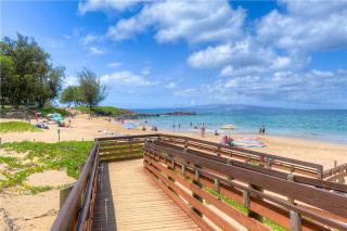 Maui Banyan T-305 - 3