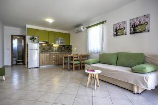 Apartment Ena 2 - Betina - 2