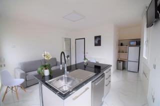 Uni Apart - 3