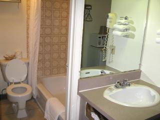 Colonial Inn - 1