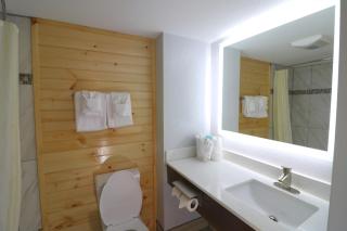 Howard Johnson by Wyndham Downtown Gatlinburg - Gatlinburg - 4