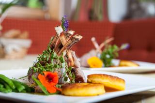 Hotel Wirtshaus Sattlerwirt - 1