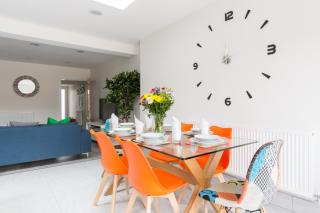 Stunning Solihull Long Stays - 4 Bedrooms with 7 Separate Beds, 2 Baths, Garden & Driveway by Birmingham Contractor Stays - Birmingham - 4