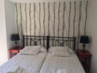 Apartamentos Avenida - Seville - 2
