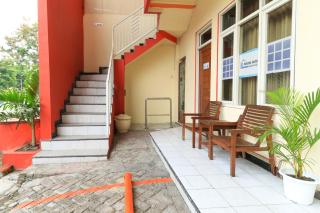 Penginapan Pondok Rizqi Syariah - Surabaya - 1