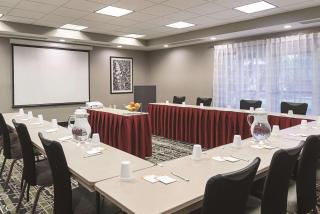 La Quinta Inn & Suites by Wyndham Ontario Airport - Ontario - 4