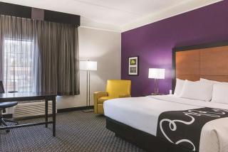 La Quinta by Wyndham Orlando Airport North - Free Airport Shuttle! - 4