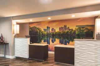 La Quinta by Wyndham Atlanta Perimeter Medical - 7