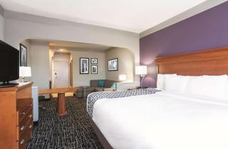 La Quinta Inn & Suites by Wyndham Jackson Airport - Pearl - 8