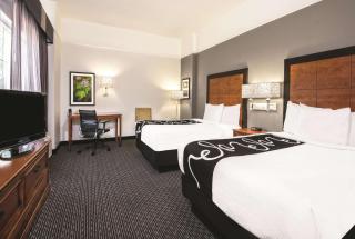 La Quinta Inn & Suites by Wyndham San Antonio Riverwalk - 7