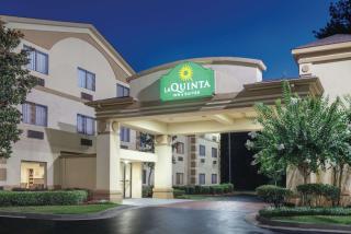 La Quinta Inn & Suites by Wyndham Jackson Airport - Pearl - 0