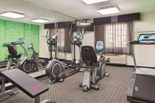 La Quinta Inn by Wyndham Champaign - 2