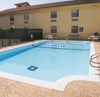 La Quinta Inn by Wyndham Omaha West - Omaha - 1