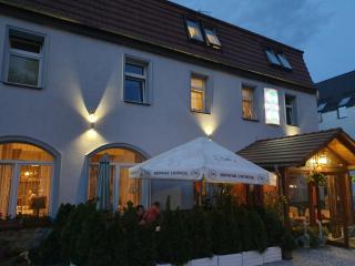 HOTEL "ZAUŁEK" Spółka Cywilna Zbigniew Świderski, Elżbieta Świderska - 0