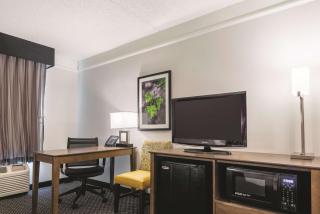 La Quinta by Wyndham Alexandria Airport - Alexandria - 2