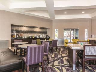 La Quinta by Wyndham Shreveport Airport - Shreveport - 1