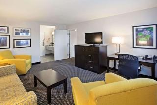 La Quinta by Wyndham Cleveland Macedonia - Macedonia - 1
