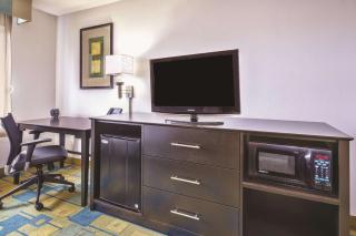 La Quinta Inn by Wyndham Toledo Perrysburg - Perrysburg - 3