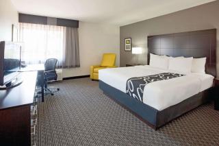 La Quinta Inn by Wyndham Oshkosh - Oshkosh - 4