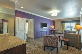 La Quinta Inn & Suites by Wyndham Loveland Estes Park - 7