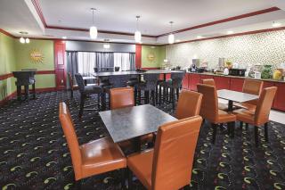 La Quinta Inn & Suites by Wyndham South Dallas - Hutchins - 6