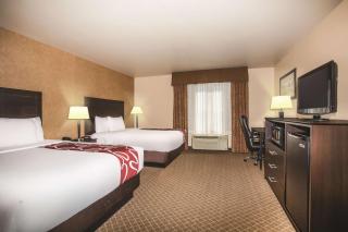 La Quinta by Wyndham Ely - 1