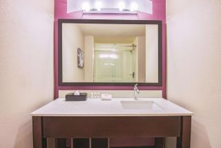 La Quinta by Wyndham York - York - 1