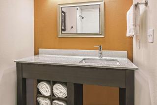 La Quinta by Wyndham San Antonio by Frost Bank Center - San Antonio - 7