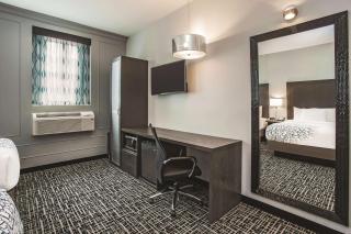 La Quinta by Wyndham Inner Harbor Downtown - Baltimore - 2