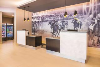 La Quinta Inn & Suites by Wyndham Clifton Park Saratoga Area 1749 Route 9 - Clifton Park - 3