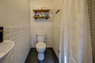 Pueblo Street Tiny Home - 8