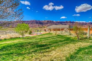 5 Bed 3 Bath Vacation home in Arches National Park - Moab - 2