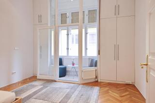 Luxury gold plated suite in calm central location - Budapest - 5