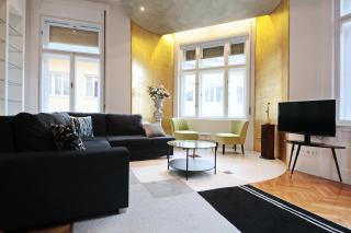 Luxury gold plated suite in calm central location - Budapest - 4
