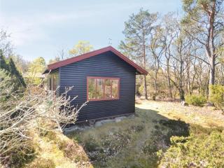 Two-Bedroom Holiday Home In Glesborg - 1