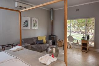 Mo & Rose's Nature Retreat - 8