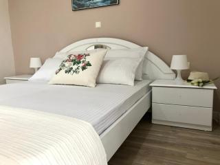 Joy Hotel - Sarandë - 0