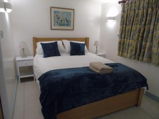 Bond's Cottage Barn - 1