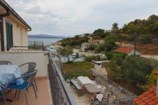 Apartments by the sea Cove Donja Kruscica - Donja Krusica, Solta - 17064 - 1
