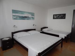 Apartments by the sea Okrug Donji, Ciovo - 17078 - Okrug Donji - 4