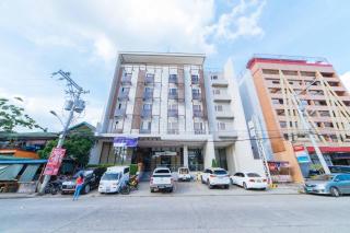 RedDoorz Plus @ Roxas Street Davao - Davao - 0