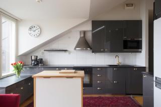 --2ndhomes 2BR City Center Penthouse with Balcony and Sauna-- - 9