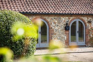 The Old Stables - Docking - 9