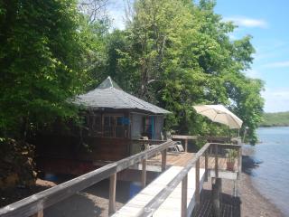 Beached Bungalow Overlooking the Pacific Ocean - 7