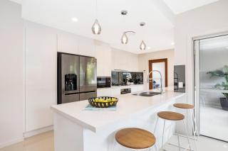 Park Avenue Luxe Townhouse Brand New Sleeps 9 - Brisbane - 7
