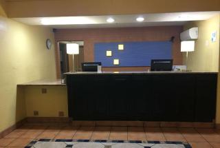 Ramada by Wyndham Santa Fe - Santa Fe - 0