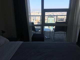 Luxurious Highrise 2b 2b Apartment Heart Of Downtown LA - 3