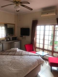 Queenspark Lodge - Bloemfontein - 5