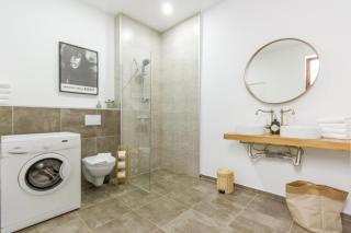 City Chic 3 Bedroom Apartment - 5