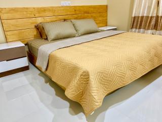 Endhaa, Divers Home - 9